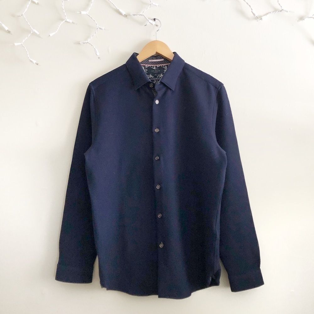 Men’s Ted Baker London Navy Blue textured button shirt preowned size 4